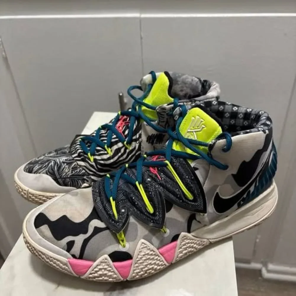 Nike Kyrie Kybrid S2 What The 2.0 Basketball Shoes Size 10.5 Multicolor